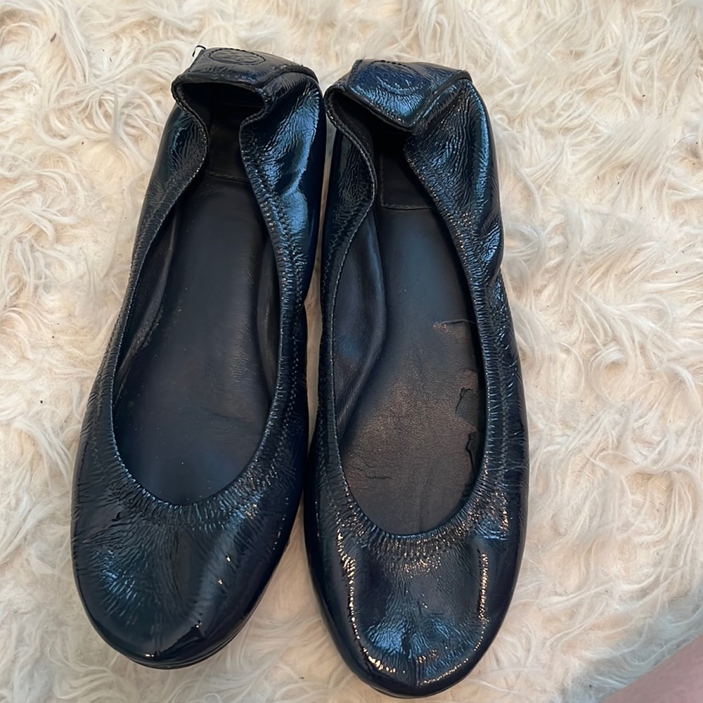 Tory Burch navy patent leather flats size 10